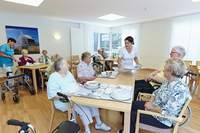 Das gemeinsame Mittagessen in der Geriatrischen Rehabilitation