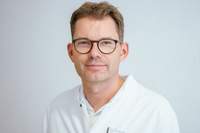 Dr. Matthias Bäumer, Leitender Oberarzt Zentrum für Geriatrie Dr. Matthias Bäumer, Leitender Oberarzt Zentrum für Geriatrie